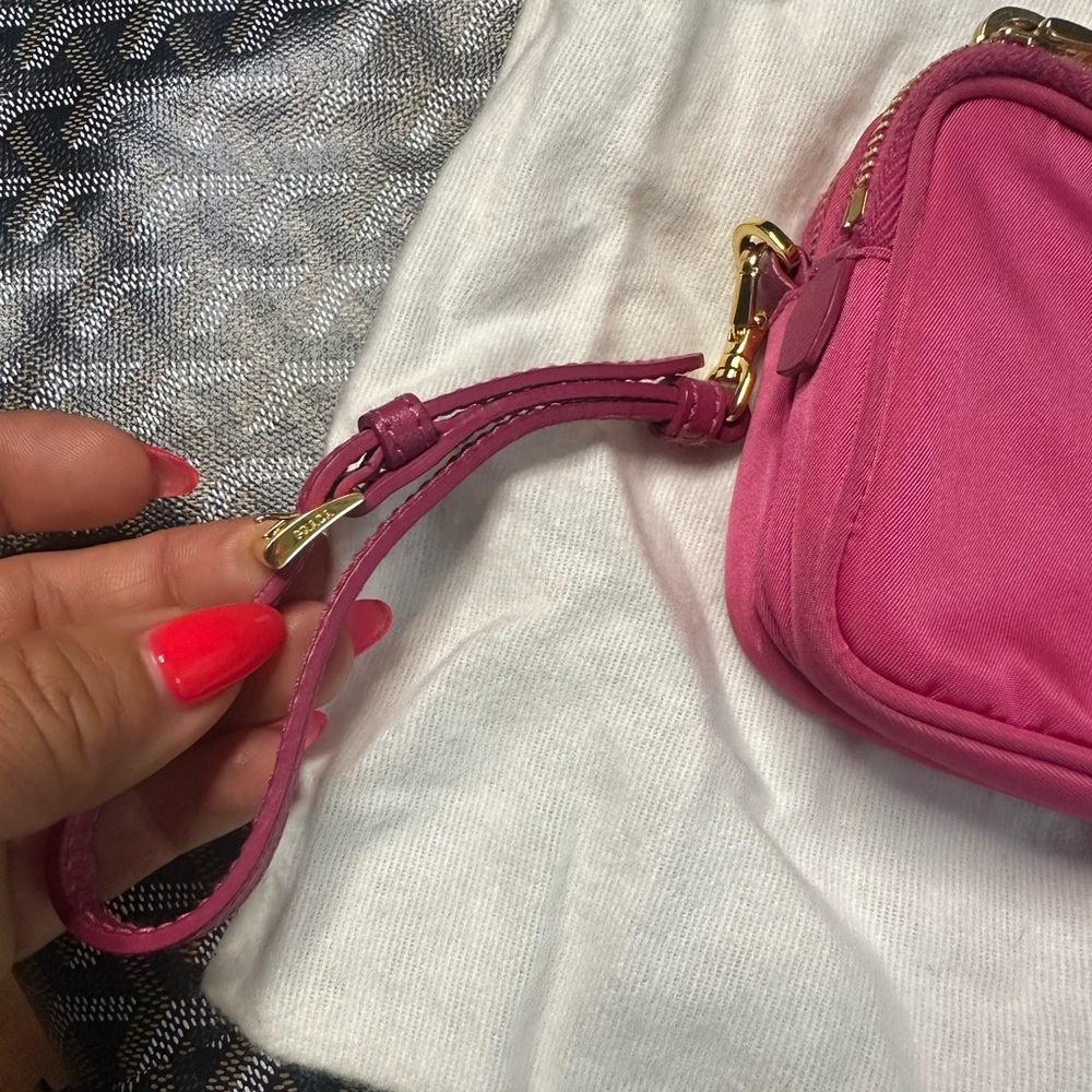 Prada Fuchsia Crossbody Bag with Nylon Material and Signature Logo - Picture 2 of 12